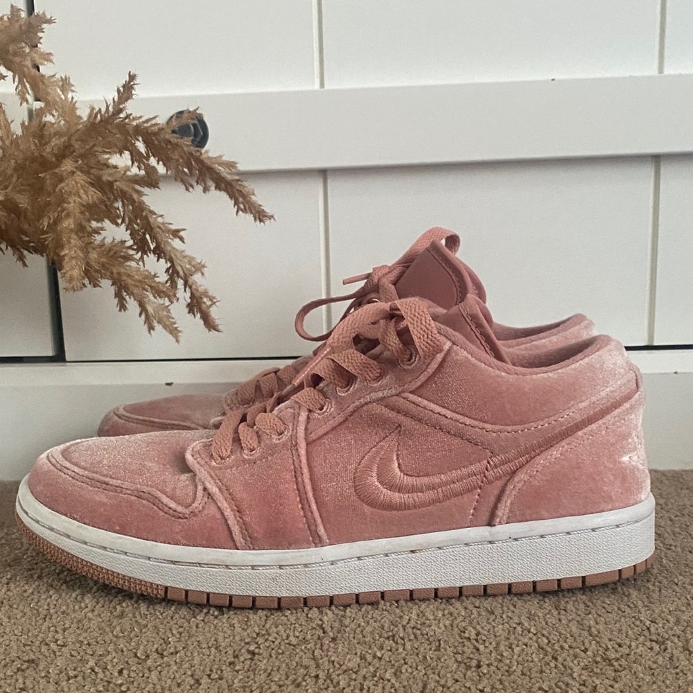 Nike Women's Air Jordan 1 Low SE Velvet Rose Pink Sneakers